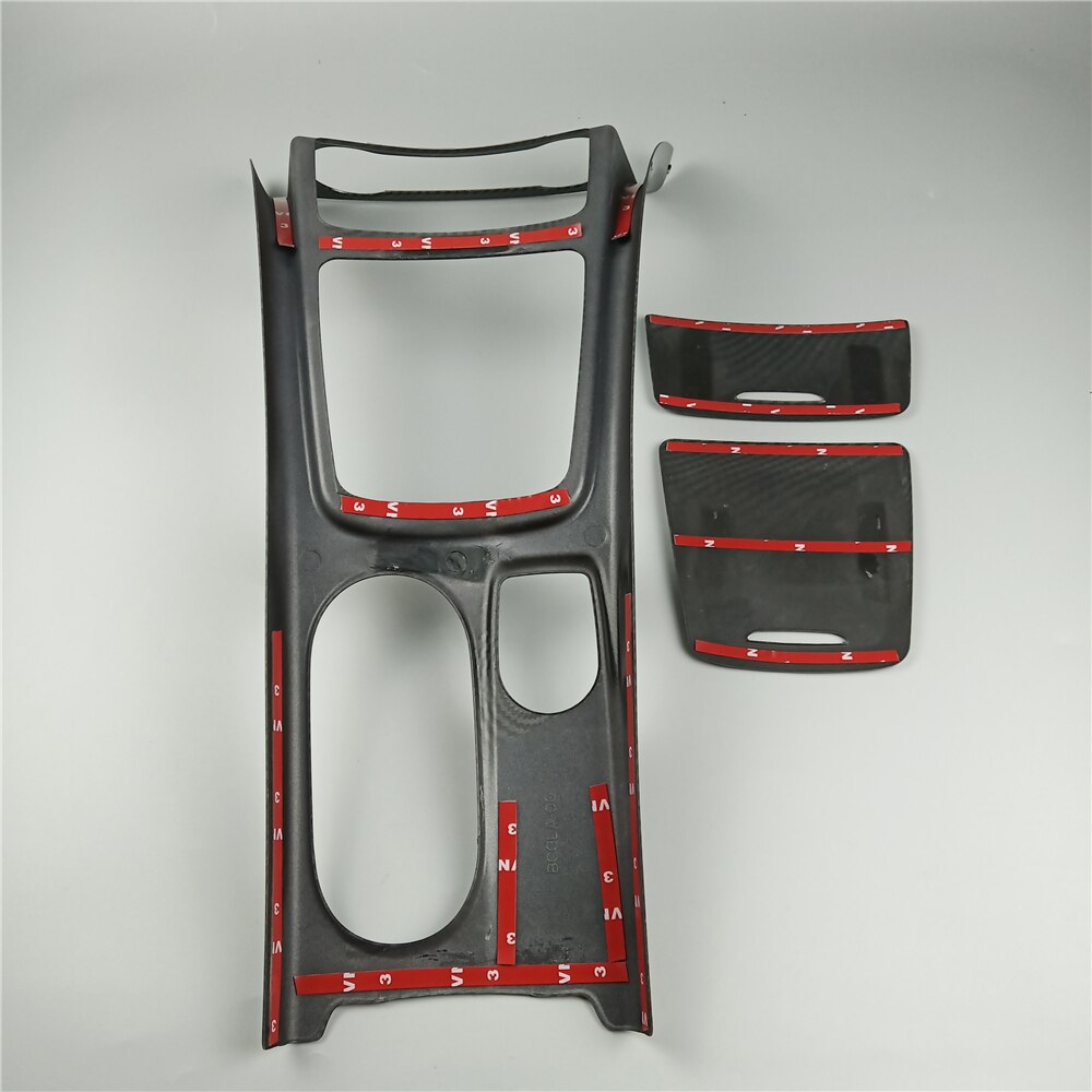 Carbon-Optik Mittelkonsole für CLA- und GLA-Klasse