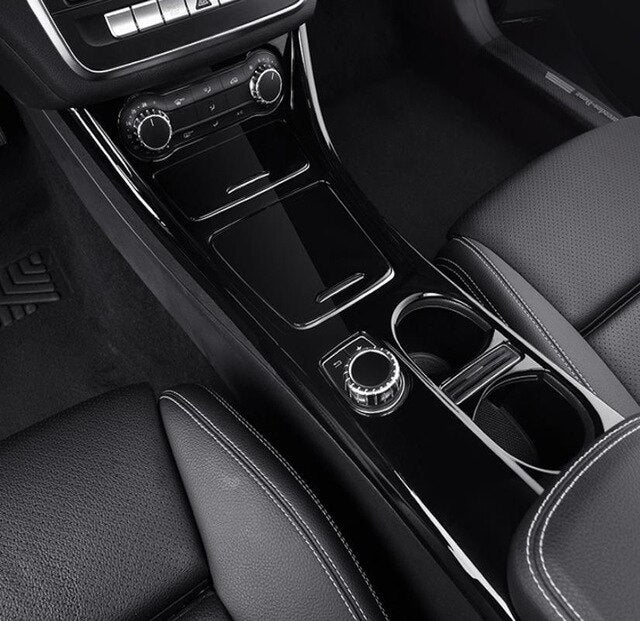 Carbon-Optik Mittelkonsole für CLA- und GLA-Klasse